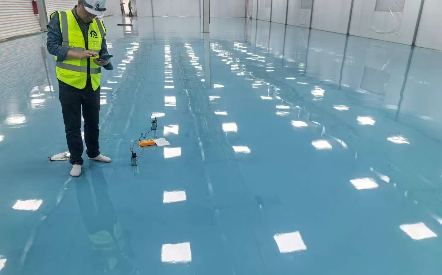 环氧地坪材料价格行情与选择建议